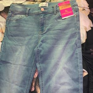 Brand Jordache. Size 14 (girls). Color Blue Jean